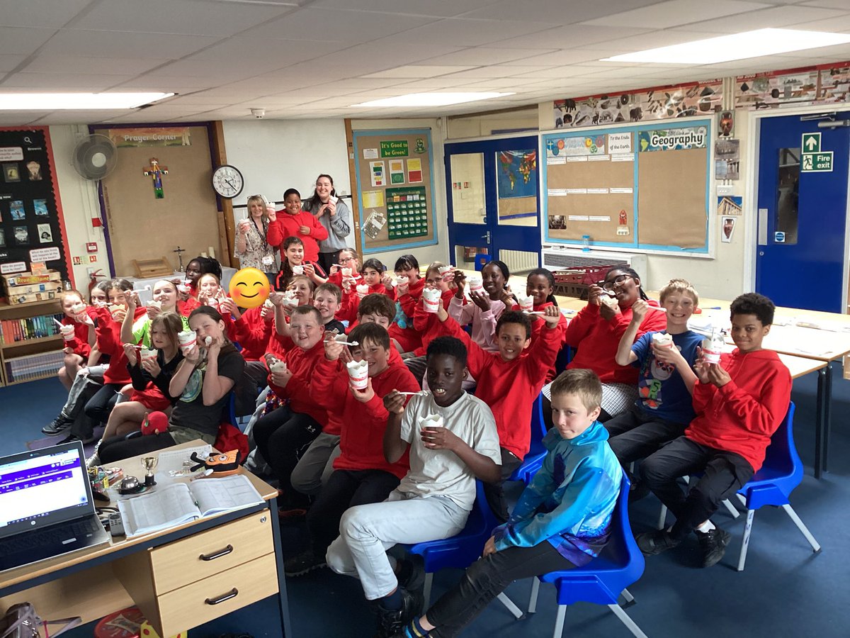 StMarks_RC_'s tweet photo. A very special treat for Year 6 to celebrate all of their hard work!🍦🎉 https://t.co/BFObYJ2TDa