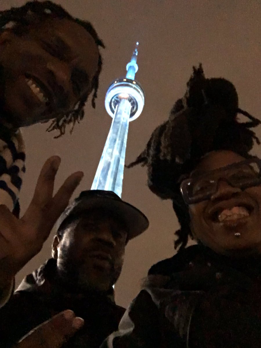 Kalmplex's tweet photo. Toronto Vs everybody https://t.co/fYlvbUqtSh