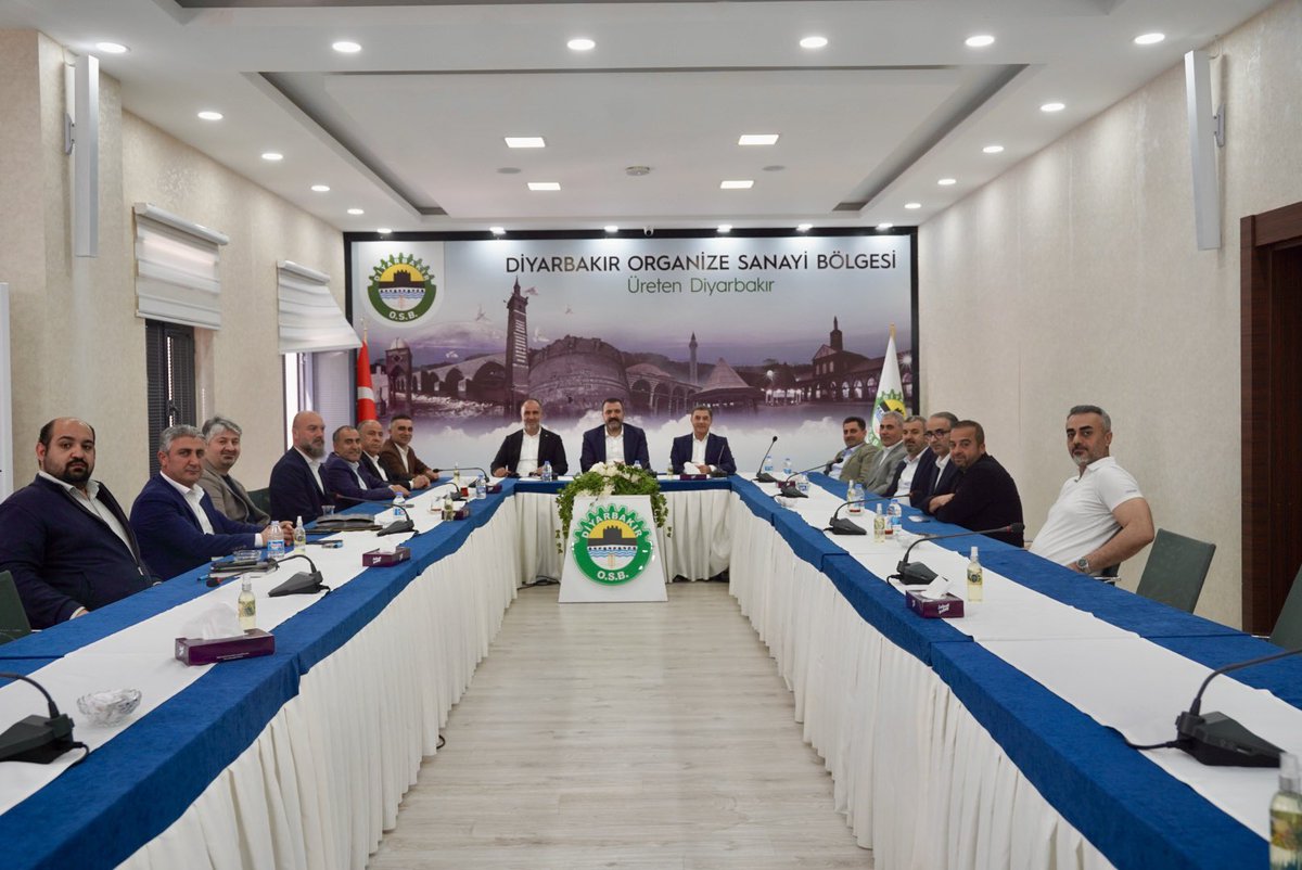 DiyarOSB's tweet photo. Diyarbakır Ticaret Borsası Başkanı Engin Yeşil ve Yönetim Kurulu Üyeleri, Organize Sanayi Bölgesi Yönetim Kurulu Başkanımız Mustafa Fidan ve Yönetim Kurulu Üyelerimize hayırlı olsun ziyaretinde bulundular.

Nazik ziyaretlerinden ötürü kendilerine teşekkür ederiz. https://t.co/hLwjpL7BzB