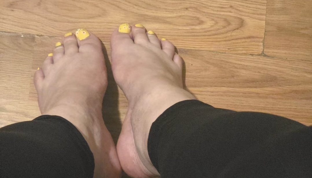 Meaty feet tweet media