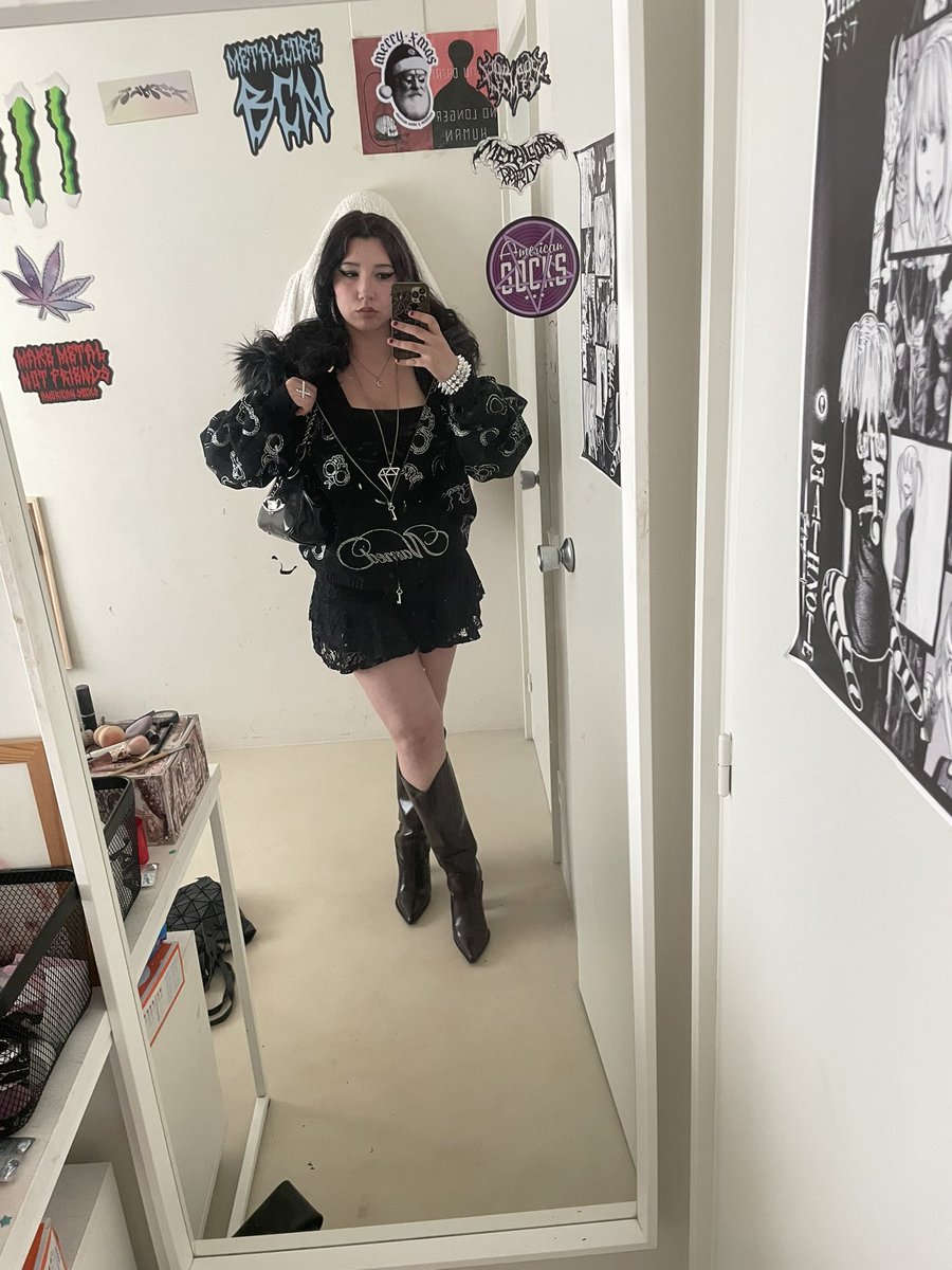 Cr4zy 🦇 tweet media