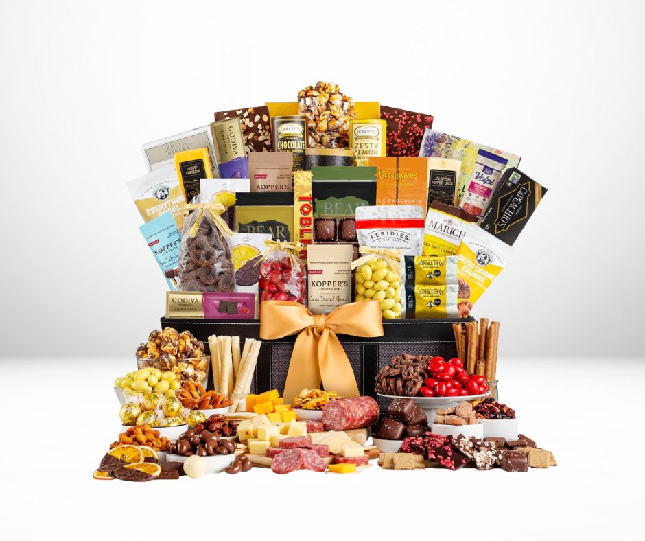 GiftTree's tweet photo. The ultimate crowd-pleasing gift basket🎁✨

Packed with gourmet chocolates, savory snacks, caramel popcorn, cheeses &amp; premium treats, perfect for celebrations, gatherings, and thoughtful surprises.

👉Shop now: https://t.co/SNU2PwiMOx

#GiftBaskets #GourmetGifts #LuxuryGifting https://t.co/oGsJkDVwFr