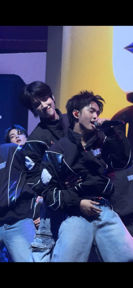 เบอร์เกอร์ดิwa~🏒👑🩷🐱 tweet media