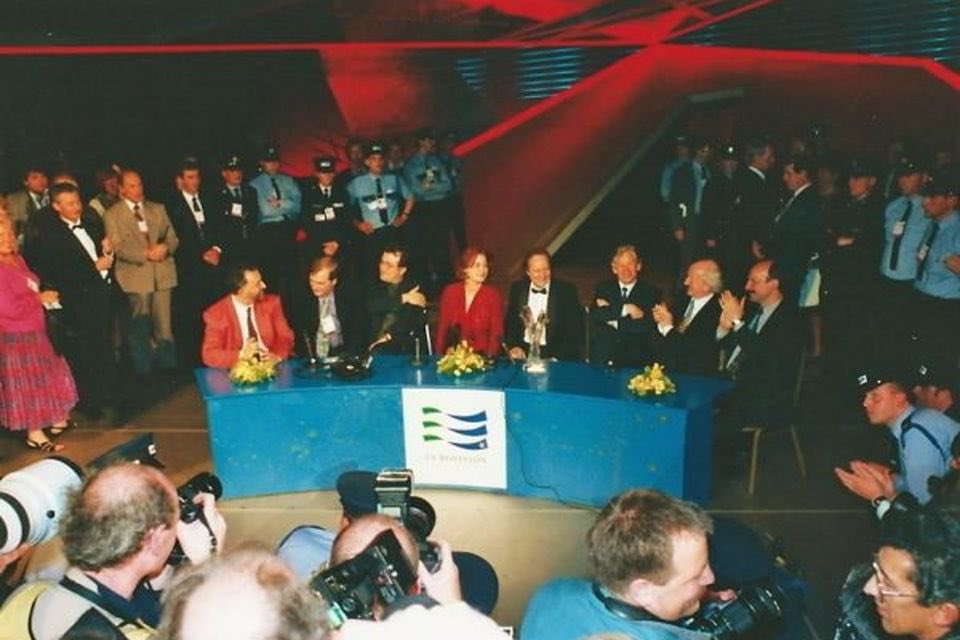 InEurovision's tweet photo. On this day in 1993 the 38th contest took place from the Green Glens Arena in Millstreet 🇮🇪 hosted by Fionnuala Sweeney
25 countries took part with Ireland 🇮🇪 claiming a 2nd victory in a row with “In your eyes “ performed by Niamh Kavanagh 
#Eurovision #Millstreet #Ireland https://t.co/6j1e7Jdkda