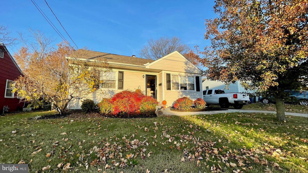 FamousJohnny's tweet photo. 21 OVERBROOK AVE, Maple Shade, NJ 08052 is now under contract.
See this listing and more on my website: https://t.co/UuPfsZR0hZ https://t.co/nqWSoa8FAj
