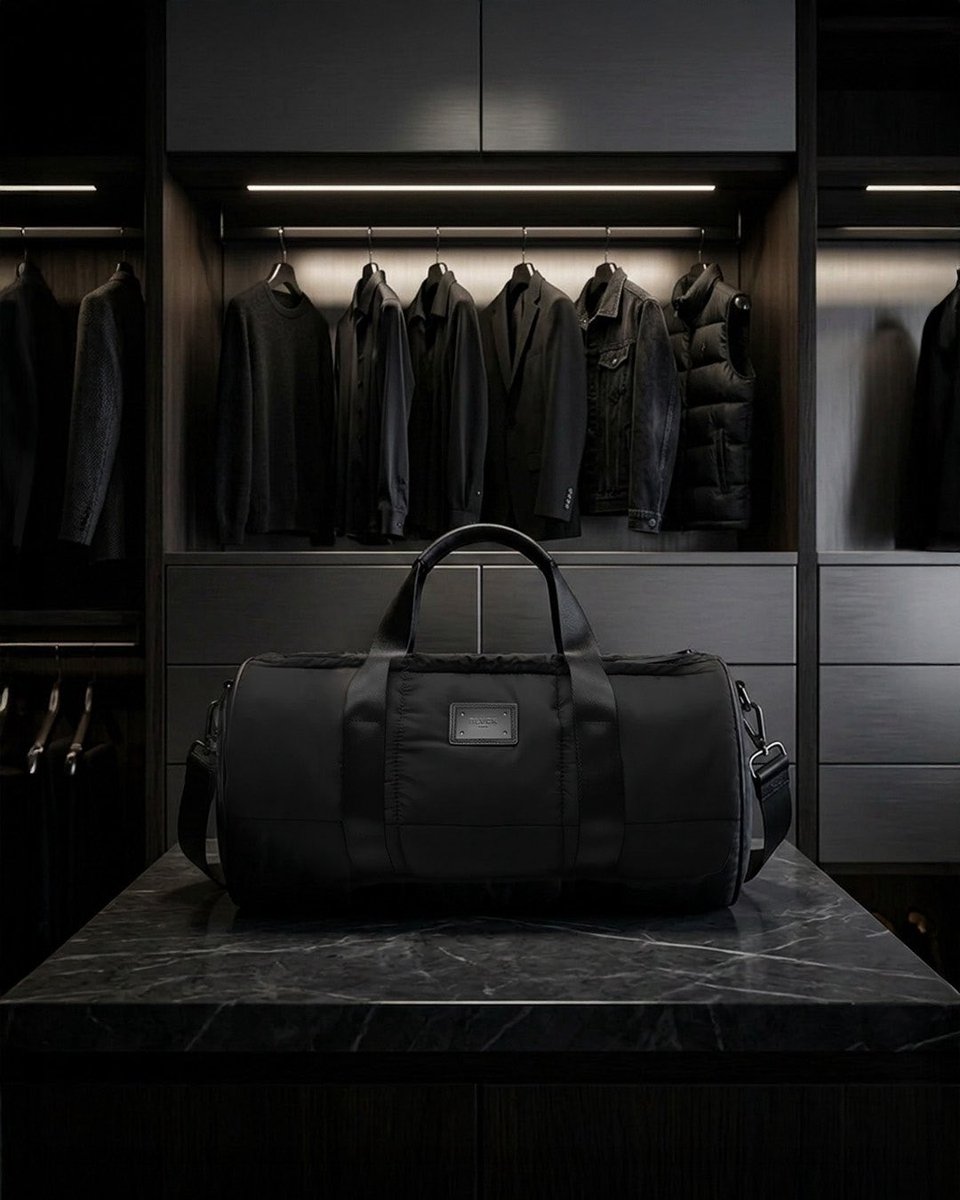 BlvckParis's tweet photo. Ok, but does it come in black. https://t.co/pOCE65M72i