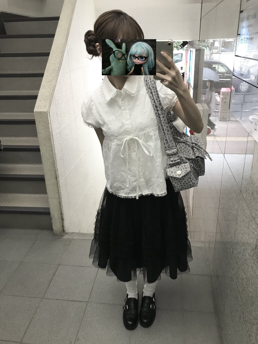 miko_zip's tweet photo. 도쿄 3일차 
산리오 놀이공원 가는날  🎼🎶🎠 https://t.co/vN8G8tl7yi