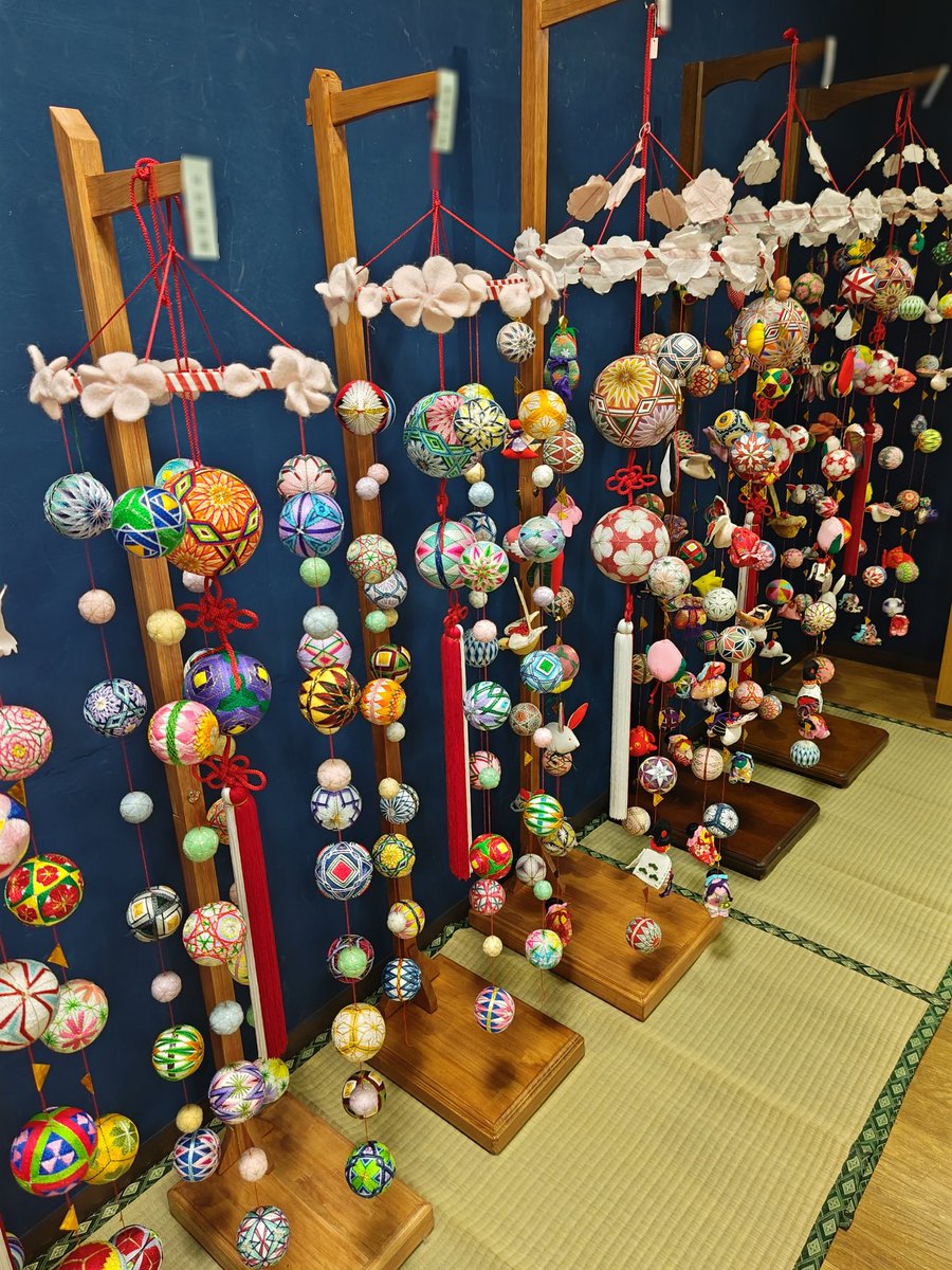 mintbeads's tweet photo. 流山で行われてる手まりの作品展
どれも素敵
まだまだ作ってないものもあってガンバローって思った

#手まり #柳川まり #japanesetraditionalcrafts
流山生涯学習センター(流山エルズ) https://t.co/N0fNJsINOQ