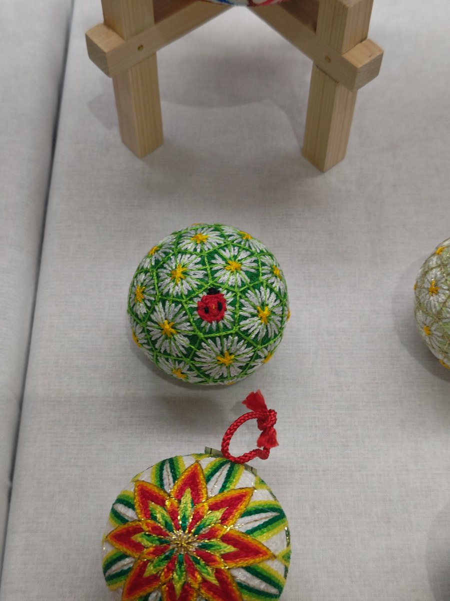 mintbeads's tweet photo. 流山で行われてる手まりの作品展
どれも素敵
まだまだ作ってないものもあってガンバローって思った

#手まり #柳川まり #japanesetraditionalcrafts
流山生涯学習センター(流山エルズ) https://t.co/N0fNJsINOQ