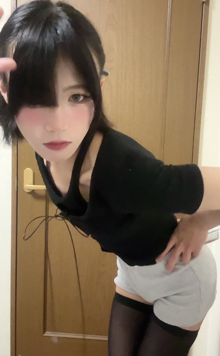 DOSKEVEH's tweet photo. にゃんにゃんにゃーん(笑)
 #男の娘 #女装 https://t.co/CUq0pIsKG4