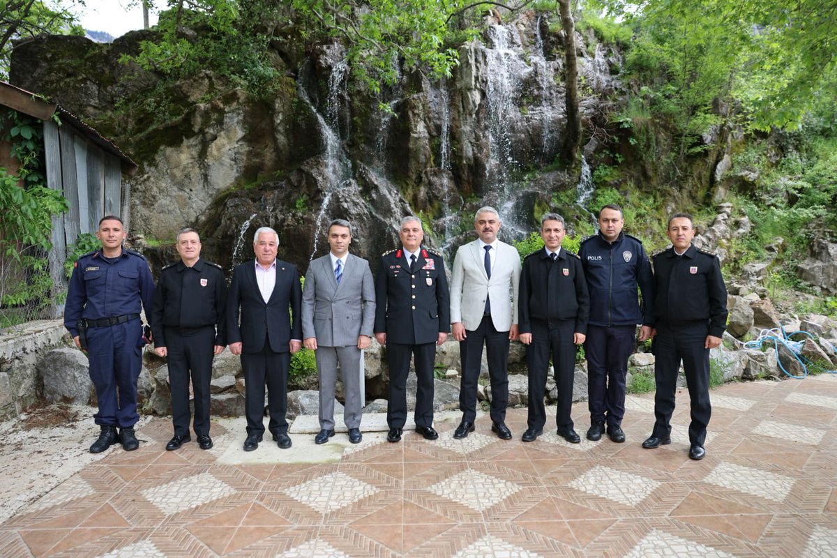 AliAvantr's tweet photo. Jandarma Genel Komutanımız Orgeneral Sayın Ali Çardakcı Paşamızı Belemedik’in o kendine has, huzur veren eşsiz doğasında ağırladık. Vatan sevgisiyle çarpan yüreklerin, millet aşkıyla atan kalplerin buluştuğu bu güzel günde paşamızla hasret giderdik; Pozantı’mızın geleceğine dair hasbihal ettik.

Bizleri ziyaretiyle onurlandıran Sayın Komutanımıza şükranlarımı sunuyorum. 🇹🇷