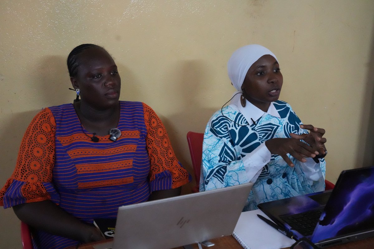 NeimatouS's tweet photo. 🎙️ Heureuse d’avoir assuré la modération du 2e Afterwork de l’@blogueursbf ce 13 mai à Ouagadougou 
Une soirée riche autour d’un thème brûlant : « Cybersécurité à l'ère de l'IA : anticiper les menaces et adopter les bons réflexes numériques ». https://t.co/GpS8iz9nV5