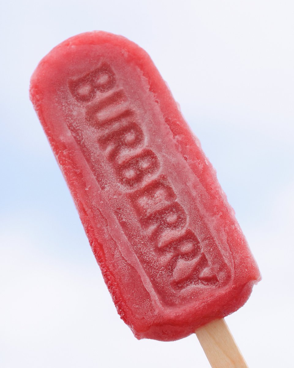 Burberry tweet media