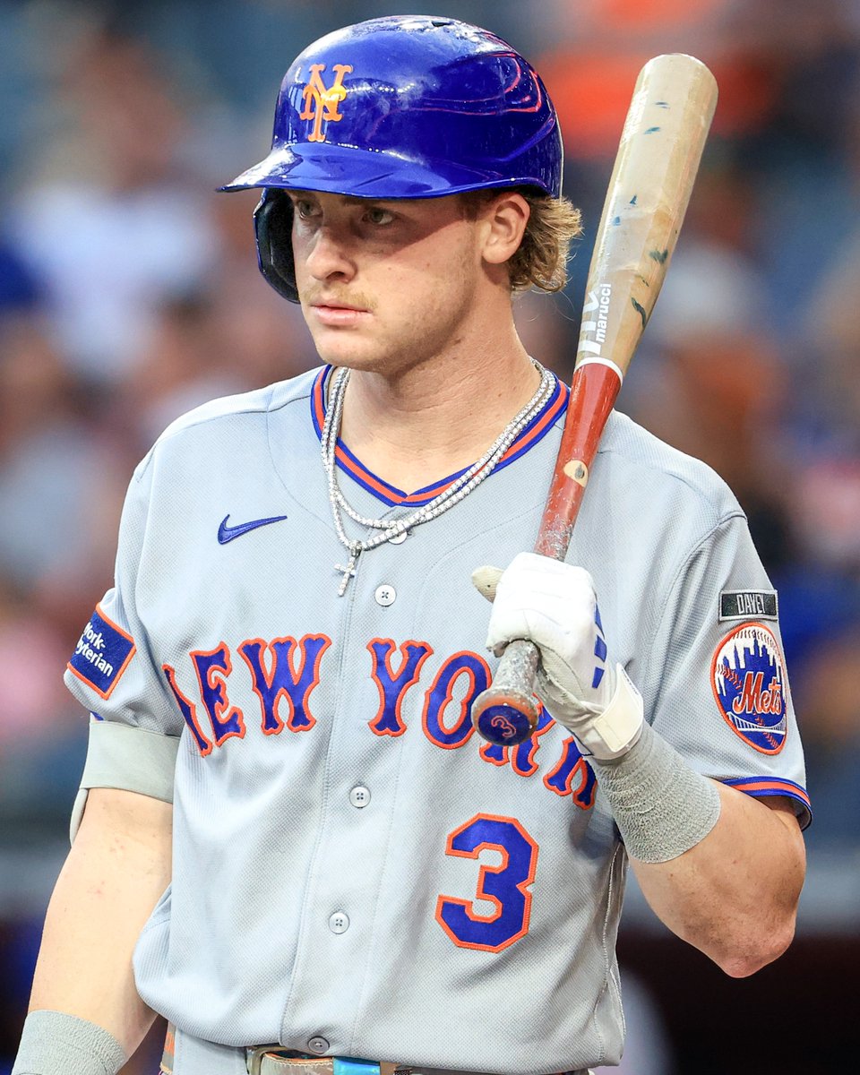 SNY_Mets's tweet photo. Carson Benge in his last 10 games:

🔹 14-for-36 (.389 AVG)
🔹 1 HR
🔹 7 RBI
🔹 8 R
🔹 2 SB
🔹 .450 OBP

He has raised his season OPS from .498 to .639 https://t.co/0LBg5sFK9O