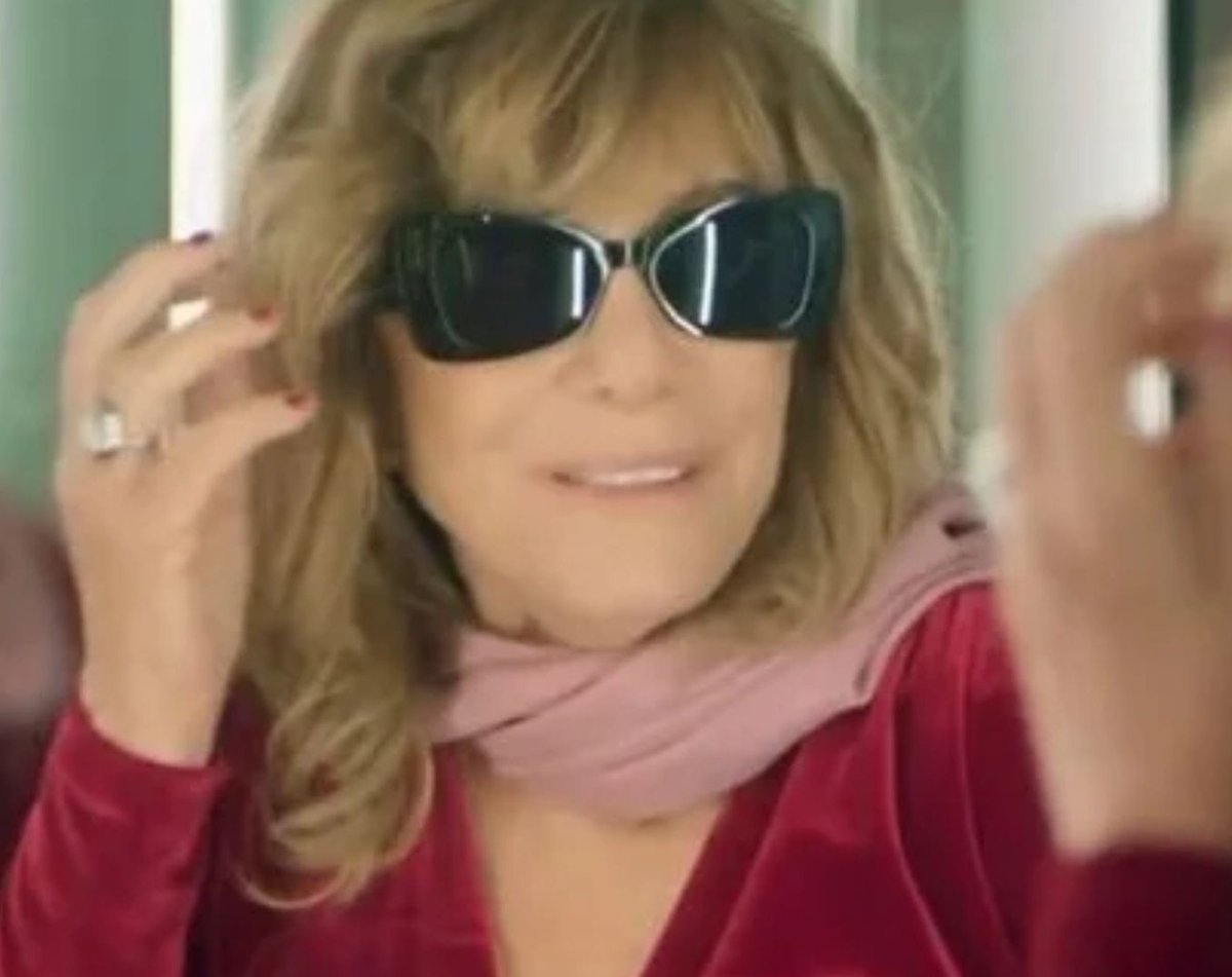 EsooToni's tweet photo. Tô sem acreditar que vamos ter a Samira vestida de Nazaré hoje 🤣🤣 #trêsgraças https://t.co/IZyjXxLk1q