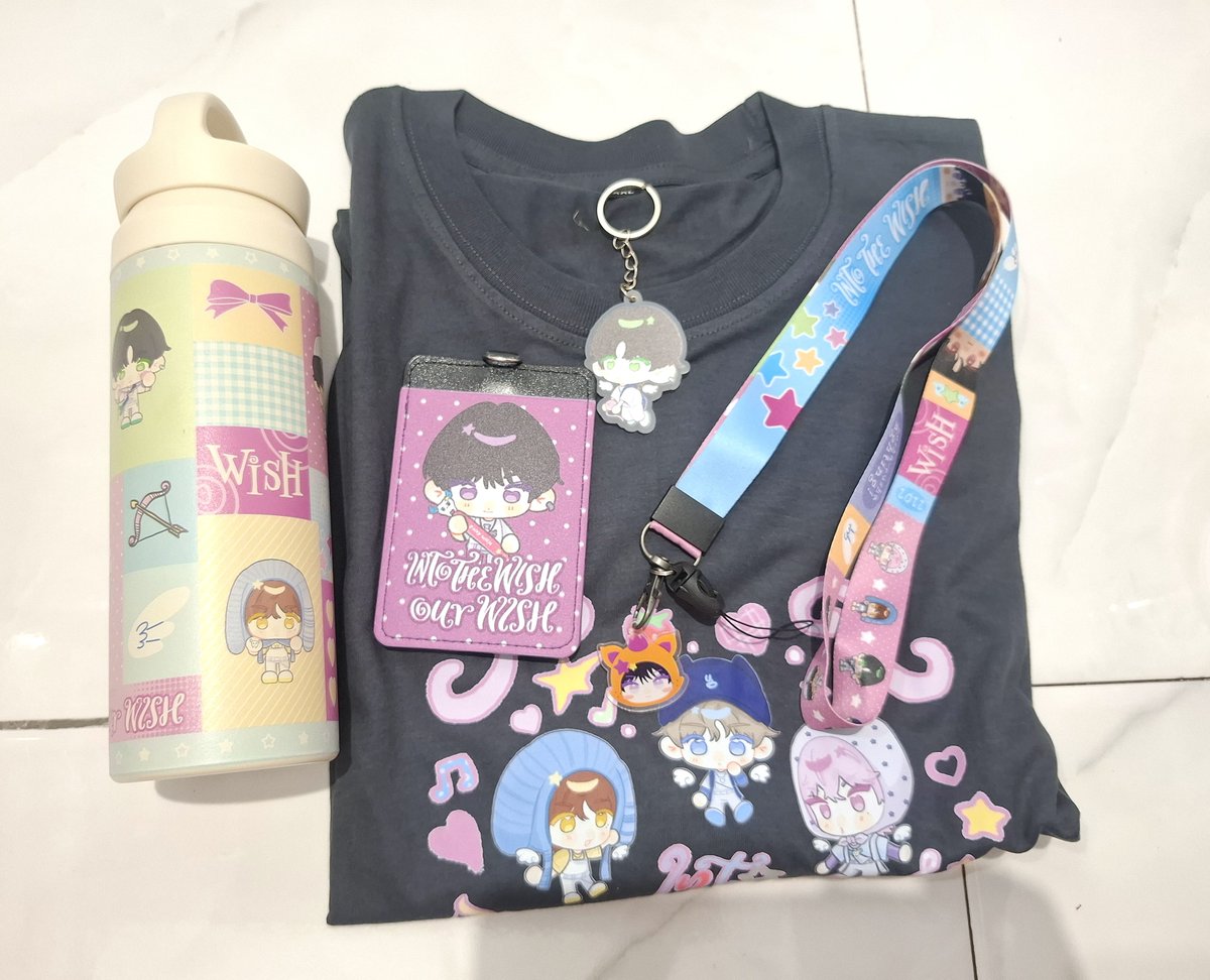 Princess_sion19's tweet photo. JUJUR LUCUK BANGETT😭☝️🫶🩷🩶🤍💚💛💙❤💜
Ku anggep ini kaya merch konser WISH🥹🫶 https://t.co/ddU6sW1xzm