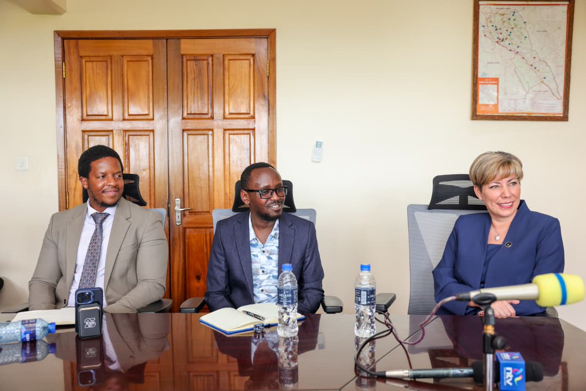 county017's tweet photo. Makueni Deepens Digital Health Push With Proximie Expansion Deal

 Makueni County has signed a Memorandum of Understanding (MoU) with Mawingu Foundation to expand internet connectivity to sub-county hospitals, paving the way for wider deployment of Proximie’s digital healthcare technology across the county. 

The agreement will strengthen last-mile internet connectivity in health facilities, allowing Makueni to scale the Proximie platform from the Makueni County Referral Hospital to hospitals in remote parts of the county.

The move is expected to improve access to specialized healthcare services by enabling doctors and specialists to support medical teams remotely, reducing the need for patients to travel long distances for treatment.

Makueni became the first county in Africa to adopt Proximie technology in its public healthcare system in 2022. The platform enables real-time remote collaboration during medical procedures through live video, audio and augmented reality tools, allowing specialists to guide surgeries, offer consultations and mentor clinicians from different locations.

Governor Mutula Kilonzo Jr. said the expansion reflects the county’s commitment to using technology to bridge gaps in healthcare access, particularly for residents in underserved areas.
He noted that the system has helped reduce unnecessary referrals while improving training, data protection and the overall quality of care in county health facilities.

The signing was witnessed by Proximie’s Head of Global Health, Dr. Shannon Shibata-Germanos, who praised Governor Mutula for pioneering the adoption of the technology in Kenya’s public health sector and for leading efforts to scale the innovation across the county.