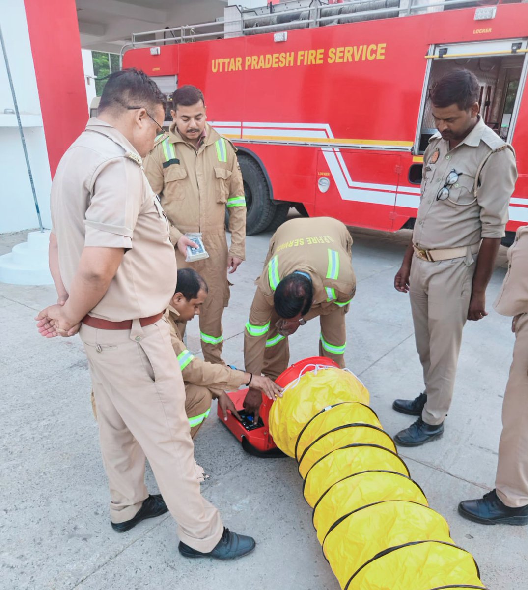 Lucknow Fire & Emergency Services tweet media