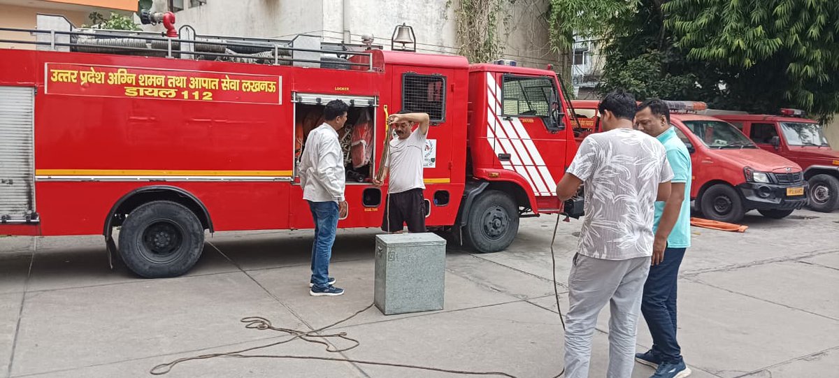 Lucknow Fire & Emergency Services tweet media