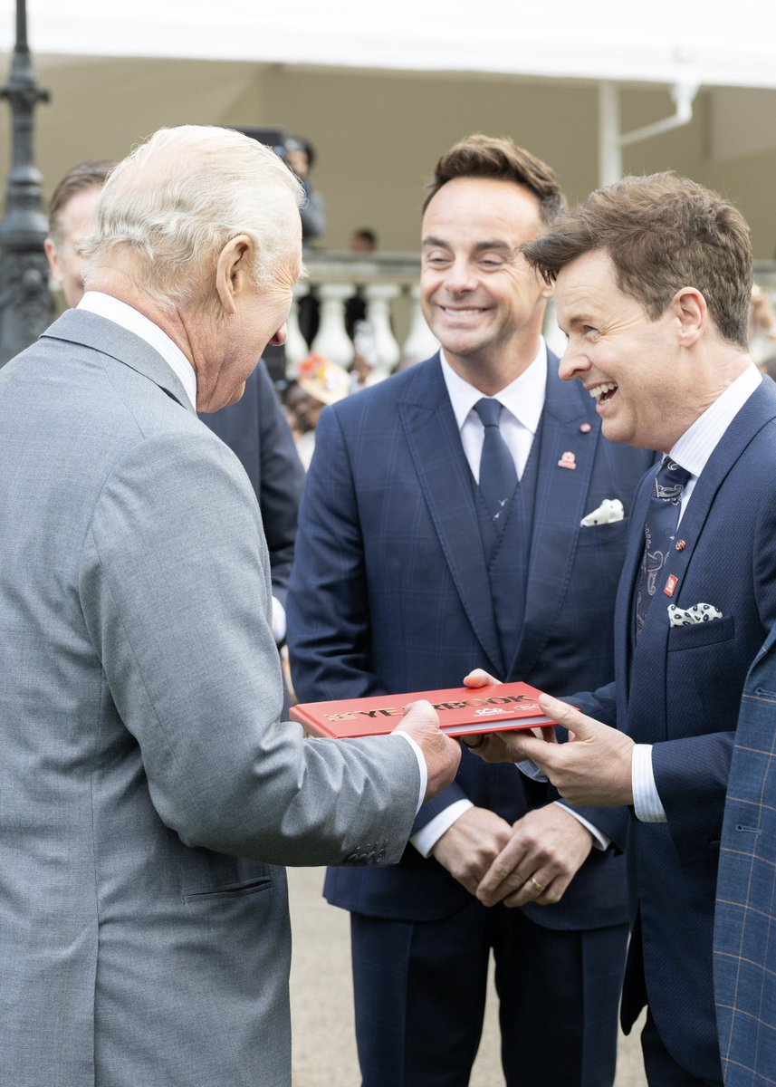 antanddec tweet media