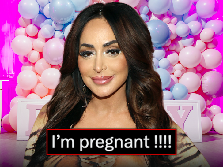TMZ tweet media