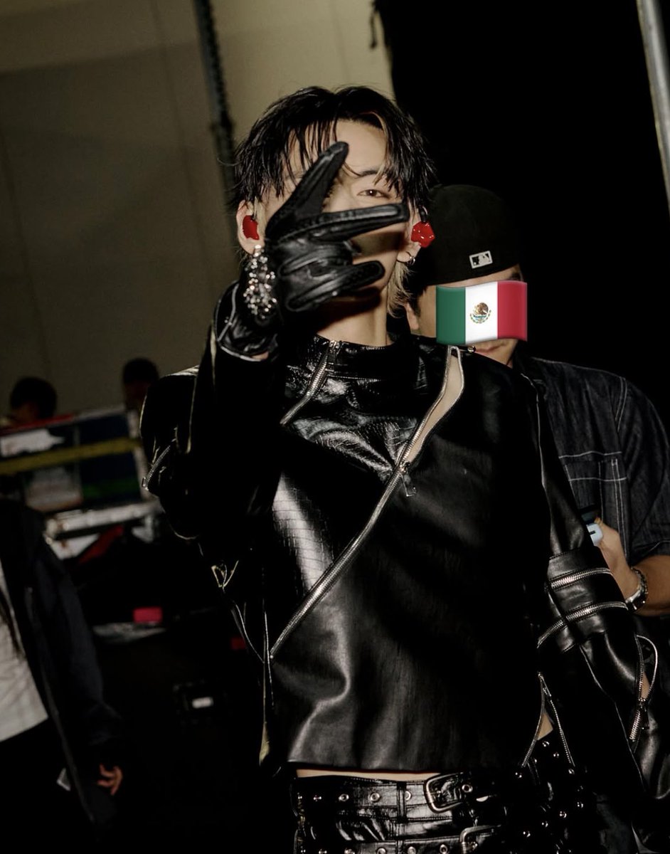 Pangdkat's tweet photo. Black leather, loud music, and a heart still beating the same. https://t.co/IvWZFZi4iR