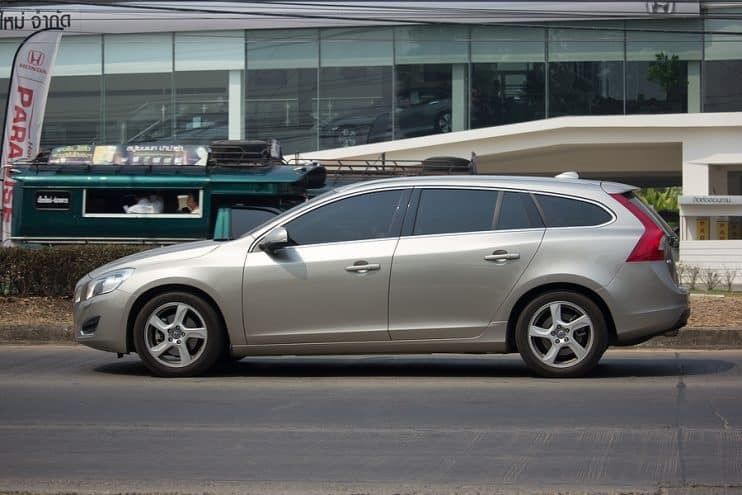 BreakerLink's tweet photo. New Blog is ready to read in full follow link below 
Common problems and issues Volvo V60 buyers should know
While the Volvo V60 is a well-built, comfortable estate, some used examples suffer from diesel engine oil leaks linked to EGR faults 
https://t.co/Q3UCG9BFQW https://t.co/mIIvdelV8W