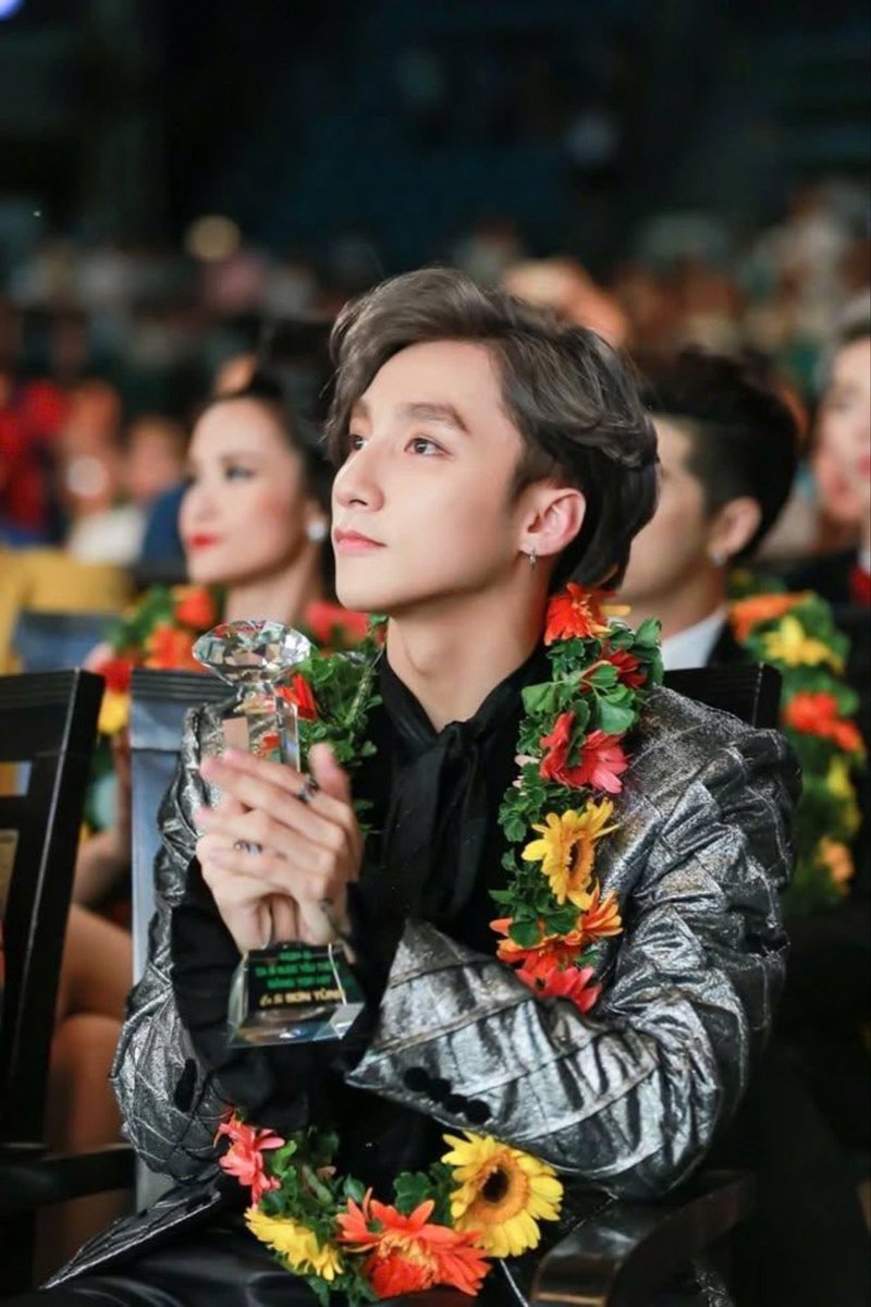 MaiLin38350458's tweet photo. 👑👑👑😎

COME MY WAY WITH M-TP

#CMW @sontungmtp777 
#SonTungMTP #SKYMTP #WelcomebackMTP https://t.co/NOFcjbug5i