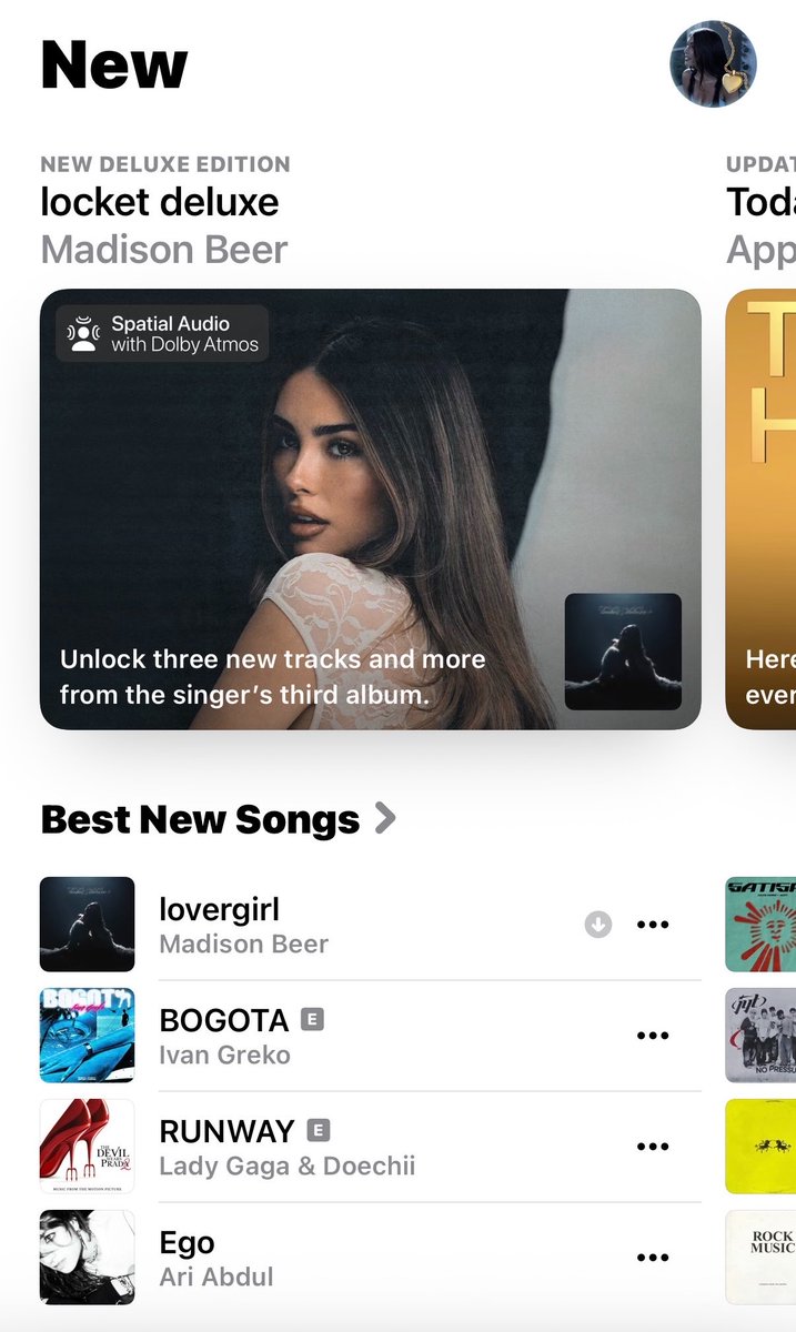 GrMadisonBeer's tweet photo. Το Apple Music Greece πριν μερικές ημέρες! 🎧

@madisonbeer https://t.co/K2UFhMnjbl