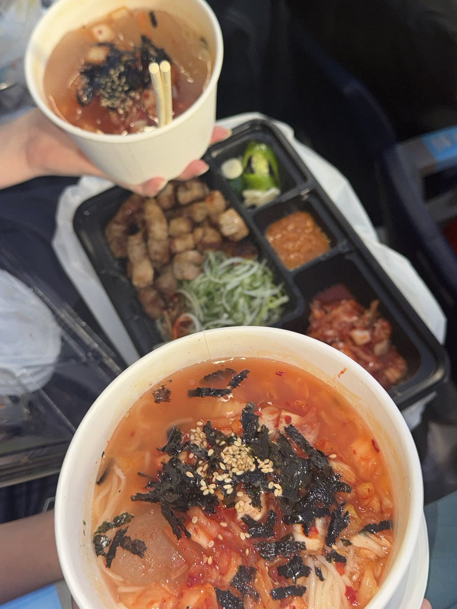 dddojjin's tweet photo. 야구장 = 도진이푸드코트 https://t.co/4GL48b5EvK
