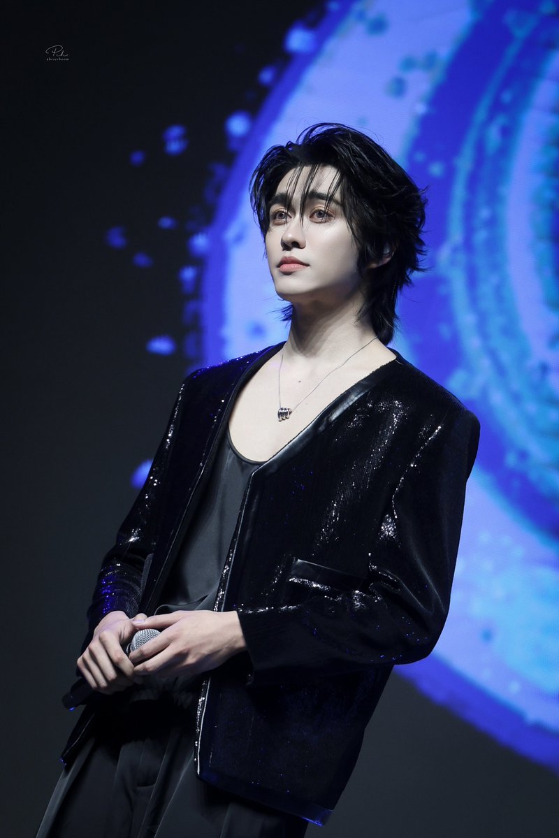 𝘱𝘤𝘩. — tweet media