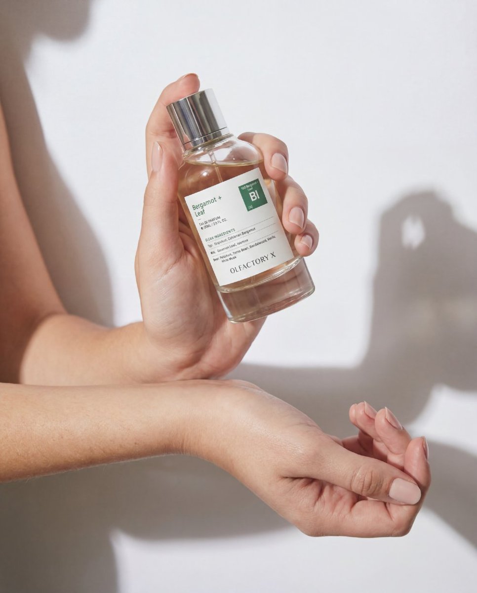 olfactoryx's tweet photo. Sophistication in Every Spritz: Bergamot + Leaf 🌿✨

Capture the essence of nature’s most architectural scent family with Bergamot + Leaf. 

#OlfactoryX #BergamotLeaf #ChypreScent #CleanFragrance https://t.co/a13fwLVPC7