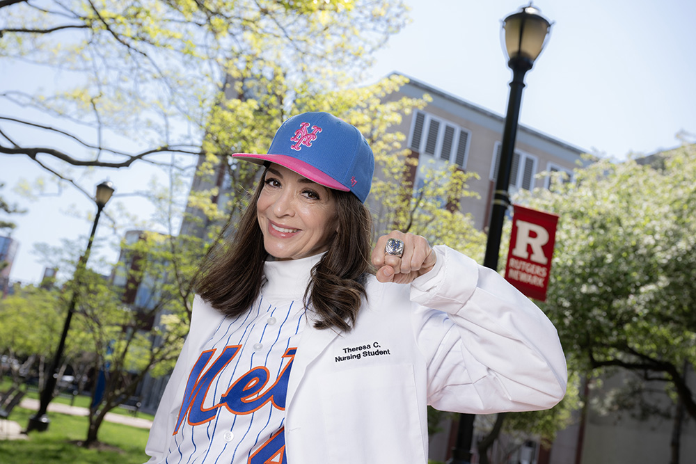 RutgersU's tweet photo. For 30 years, Theresa Corderi fed legends like Mike Piazza, David Wright and Pete Alonso as head for the New York Mets. This week, Theresa graduates from Rutgers School of Nursing with honors at 57. 
https://t.co/ZLPO7OSBMJ https://t.co/BKR0HGtMVP