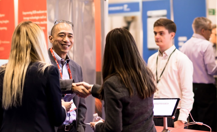 CompleteMktg's tweet photo. Behind every #tradeshow booth encounter and #business decision is a person looking for solutions, #trust and honesty. Tell your “bad dad joke.” Make a new friend! 😀 https://t.co/Osl1Nf1Xeo #emotion #customers #tradefairs #B2B #HumanCenteredMarketing https://t.co/PSX3916Mwx
