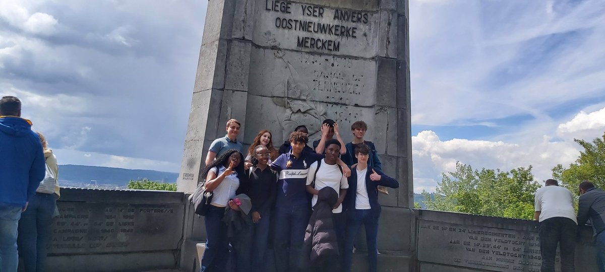 DGS_MFL's tweet photo. Half a day in the heart of Liège 🇧🇪 We tackled the famous Montagne de Bueren — those stairs were a proper workout 😅 but the stunning view at the top made it all worth it! Finished the afternoon with an authentic Liège waffle… absolutely delicious! 🧇✨ @DartfordGS @MissMDgs https://t.co/TxiTjjKnzf