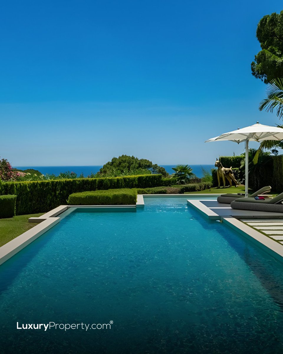 LuxuryProperty.com®️ tweet media