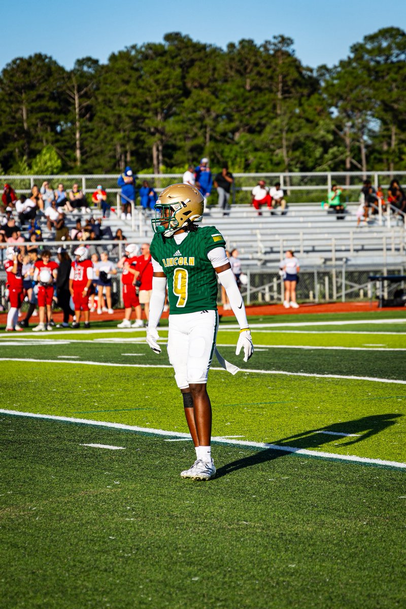 MannieHackney's tweet photo. Hey Coaches, Check out my spring game highlights you wont be disappointed #AGRESSIVE 

https://t.co/QxAJpjHf9A https://t.co/EvRjyNX6L1