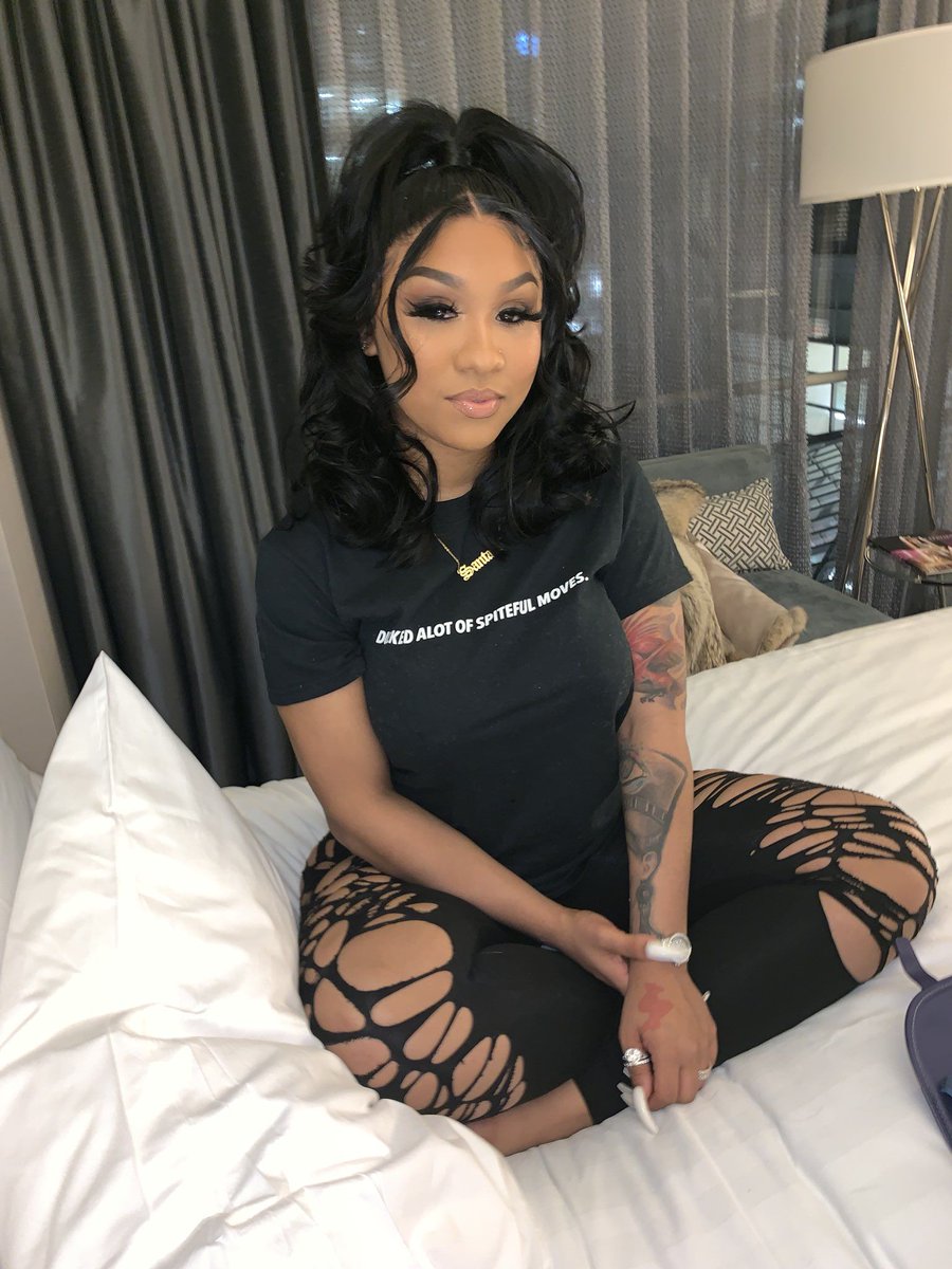 Queen Bee tweet media
