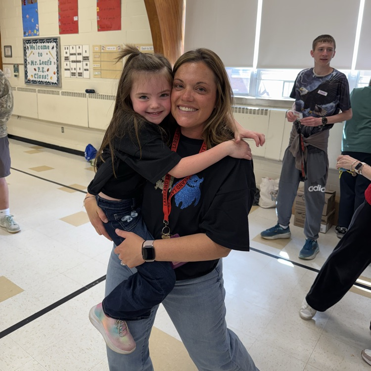 LRHSNJ's tweet photo. Kindergarten students at Robert Erskine School drew original monster creations and Ms. Haftek's and Ms. Gawron's CORE/Art Mod students brought them to life through sculpture and paint. Seeing the kindergartners meet their monsters was magical! A wonderful creative collaboration! https://t.co/86yeAoU8xT