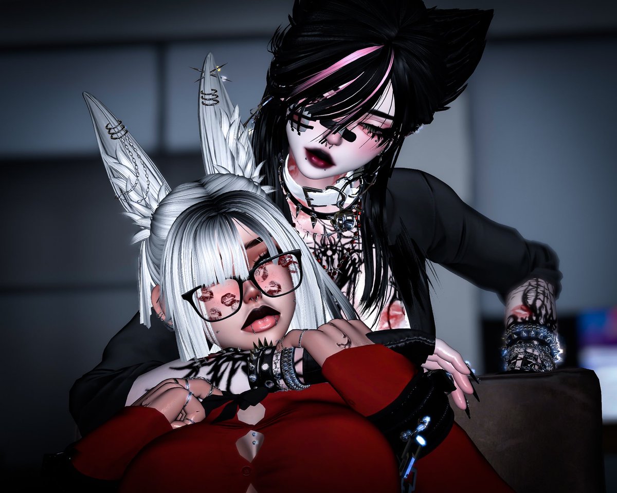 cherieviine's tweet photo. 𝘰𝘯𝘦 𝘭𝘰𝘰𝘬 𝘧𝘳𝘰𝘮 𝘩𝘦𝘳 𝘢𝘯𝘥 𝘪 𝘧𝘰𝘳𝘨𝘦𝘵 𝘩𝘰𝘸 𝘵𝘰 𝘢𝘤𝘵.

— — — — — — — — — —
avatar : Z I V A by @rebruising_ 
picture credit : me  &amp; envy
— — — — — — — — — —

[ tags : #vr #vrc #suggestive #nsfw #nsfwtwt #nsfwcontent #lewd #lewdcontent #fakebody #chudai ] https://t.co/JWQAypiJzw