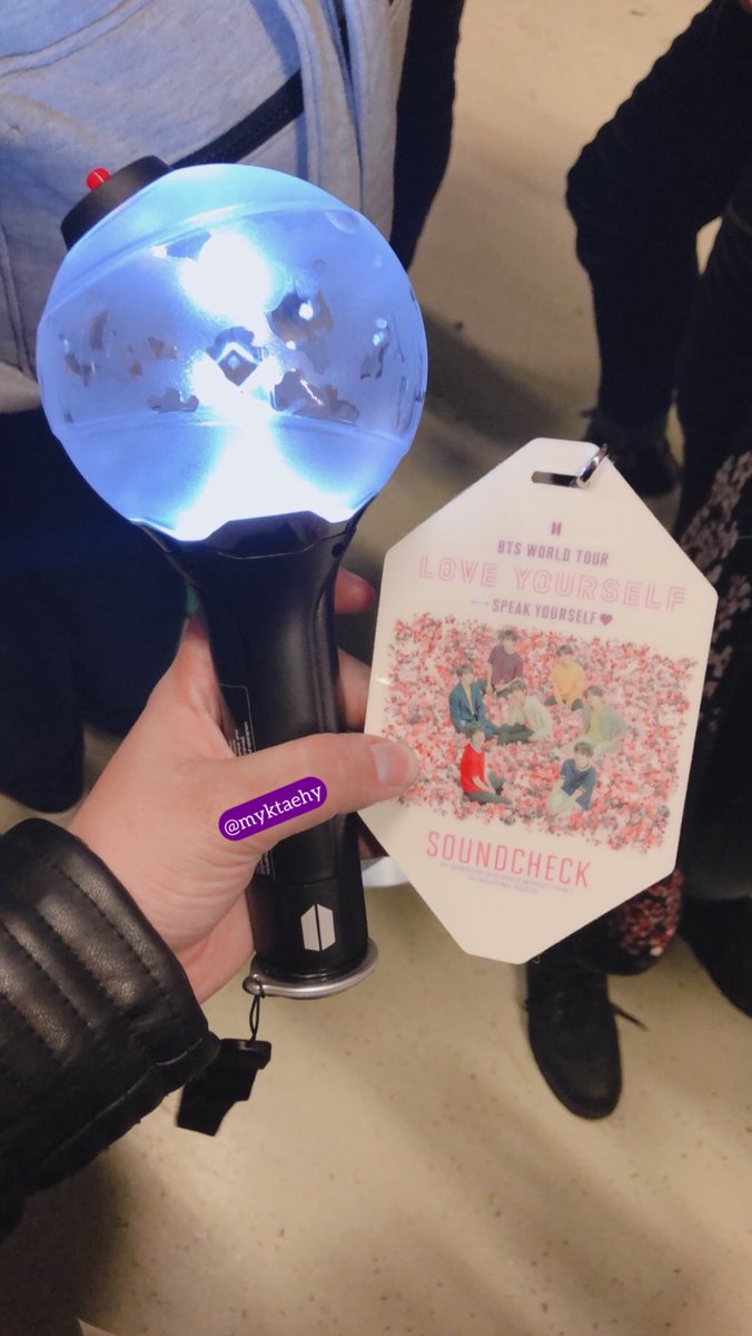 myktaehy's tweet photo. O choro é livre amg!! Sou army multi sim e com muito orgulho, tive a oportunidade de ver 2 vezes o bts de pertinho em 2019 e vou ver esse ano também 😘🫶🏻 https://t.co/62fD2x8Qzu