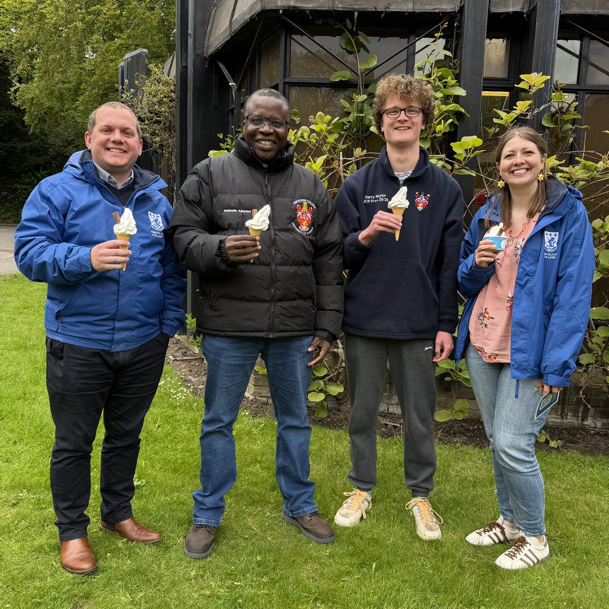 trevscollege's tweet photo. We enjoyed a break from studies this afternoon with a visit from the ice cream van! #TrevelyanCollege #explore #wellbeing https://t.co/6iSR11DvmX