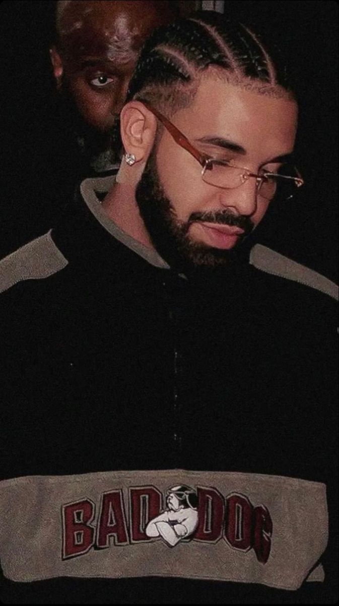 2022AFRICA's tweet photo. Drake is currently Occupying 39 Spots in the entire Top 40 SA🇿🇦 Apple Music Song Chart

The only Spot with a non Drake Song is No. #25 https://t.co/833dE1JjFl
