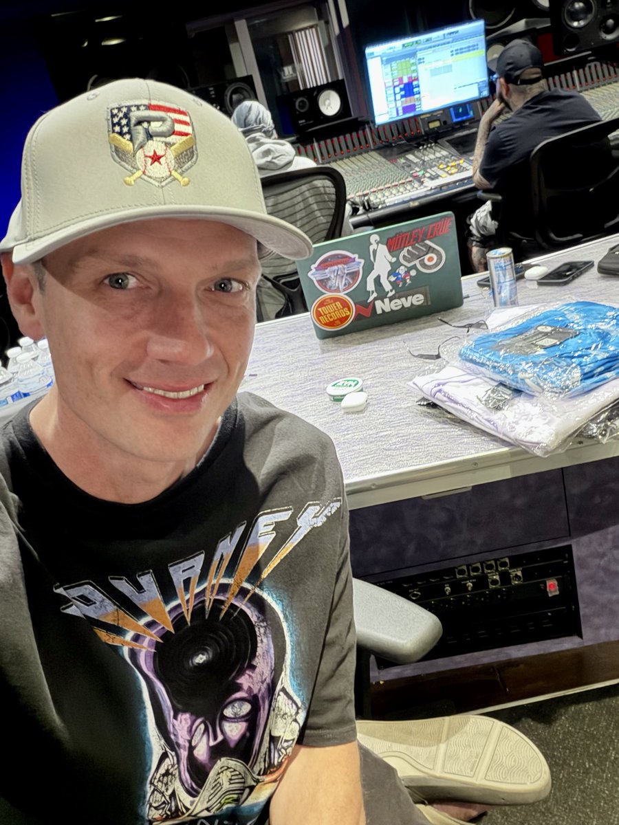Nick Carter tweet media