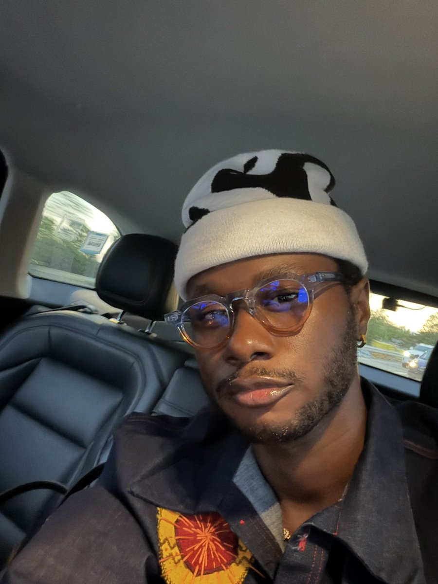 👑Ekow 👑 tweet media
