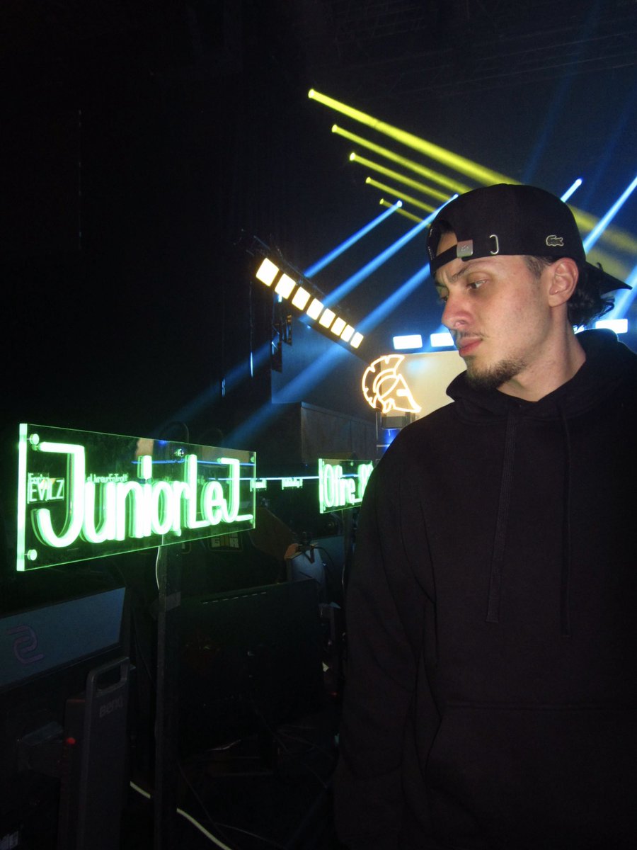 JuniorLeJ_'s tweet photo. ZLAN 2026 C'EST MAINTENANT.

On va essayé de représenter comme il faut (0h de train 😂🫵)

https://t.co/F39XGnMxaf https://t.co/ZDpQAAp6qc
