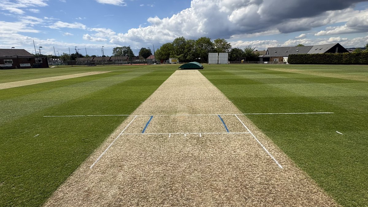 jayberkhauer24's tweet photo. All set for @Sidcupcc 1st teams 1st home league game of the season 🏏 

@AllettMowers @AgrovistaAMNTY @AndrewNorman76 @Pitchcare @wearetheGMA https://t.co/9DiUZMo7PG