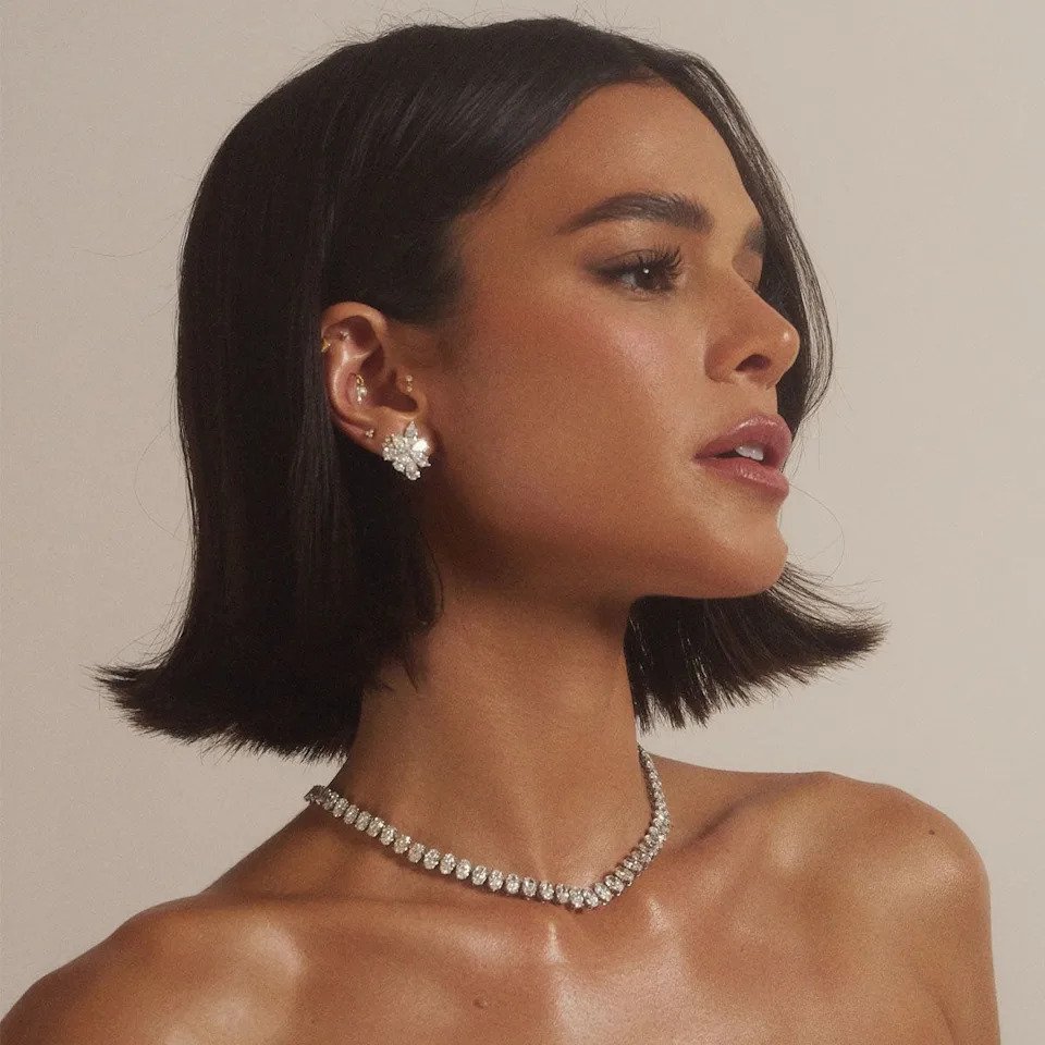 lauythelov's tweet photo. first of all this post is xenophobic and second bruna marquezine looks completely different from his ex. you guys need to move on just like they did https://t.co/IwcJ0Fub0F