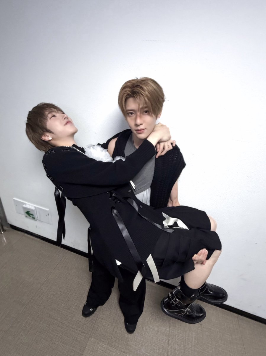 미중 tweet media