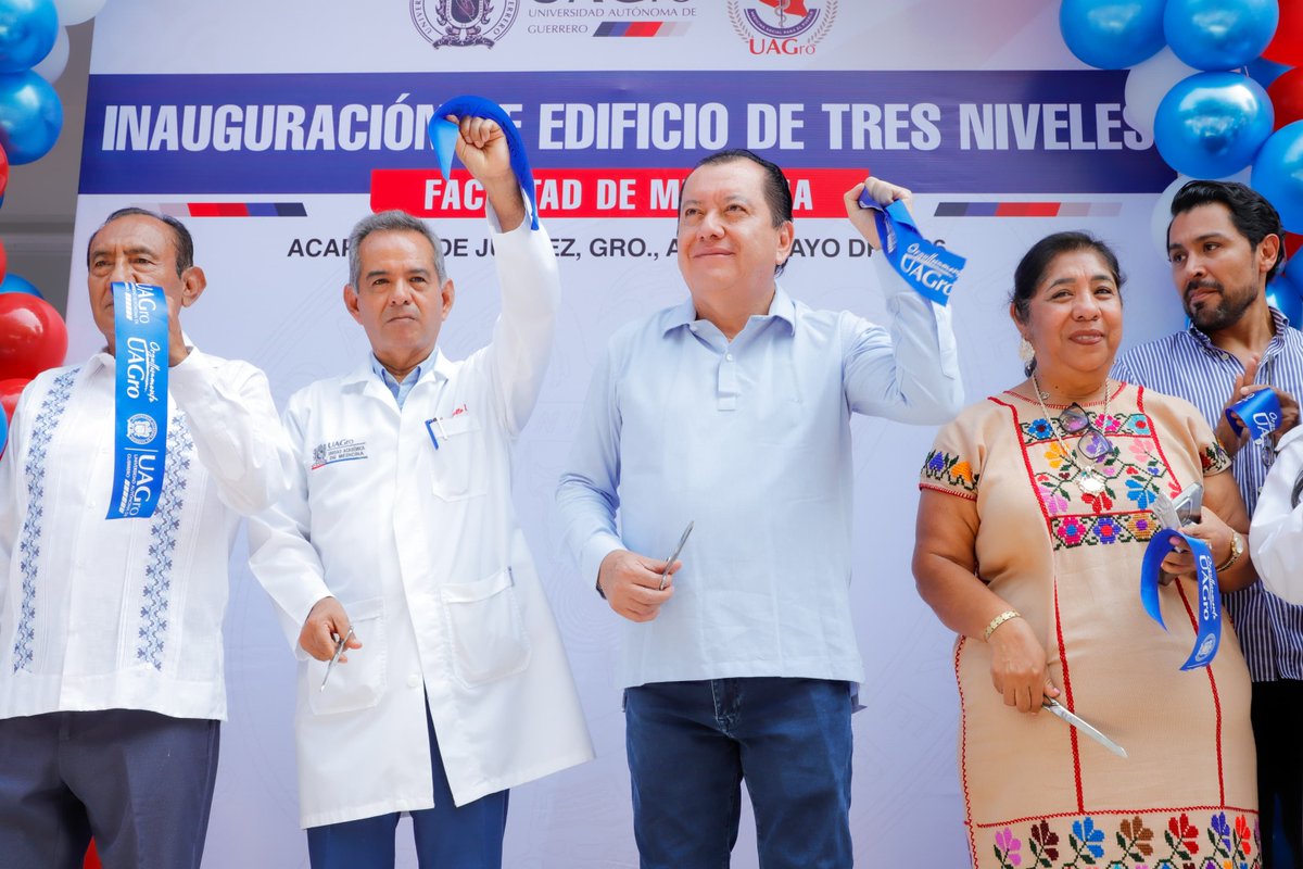 JavSaldana's tweet photo. ✅🏢 Entregamos un moderno edificio para consolidar el liderazgo académico de nuestro semillero de futuros médicos y médicas.

🏗️👩🏻‍⚕️ Seguimos entregando obras que transforman nuestros entornos universitarios. Cada peso invertido se traduce en mejoras esenciales para el avance académico. Hoy en la Facultad de Medicina inauguramos un edificio de tres niveles y obras exteriores por 18.8 millones de pesos provenientes del Fondo FAFEF 2025.

🧱🏫 En esta visita también colocamos la primera piedra de un nuevo edificio de tres niveles, con una inversión de 14 millones de pesos del Fondo de Aportaciones Múltiples 2025.

💯🤝 En este rectorado hemos avanzado como nunca en la mejora de la infraestructura educativa, gracias a los grandes resultados que hemos logrado juntas y juntos, pero sobre todo por el apoyo contundente de nuestra Presidenta de México, Dra. Claudia Sheinbaum Pardo y de nuestra Gobernadora, Mtra. Evelyn Salgado Pineda.

Gracias por su cariño y confianza querida comunidad estudiantil, por el recibimiento tan emotivo, saben que trabajamos con el corazón por y para ustedes.

#OrgullosamenteUAGro #MédicosDelFuturo #Obras2026 #FacultadDeMedicina
